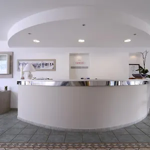 Ambrosio La Corte Отель